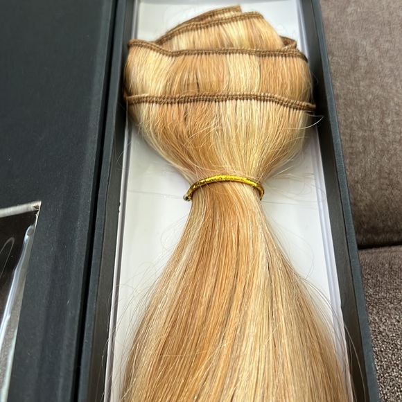 NEW 20” #P16/613 BTB 100% human hair clip extensions - Picture 3 of 10